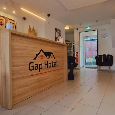 Gap Hotel *